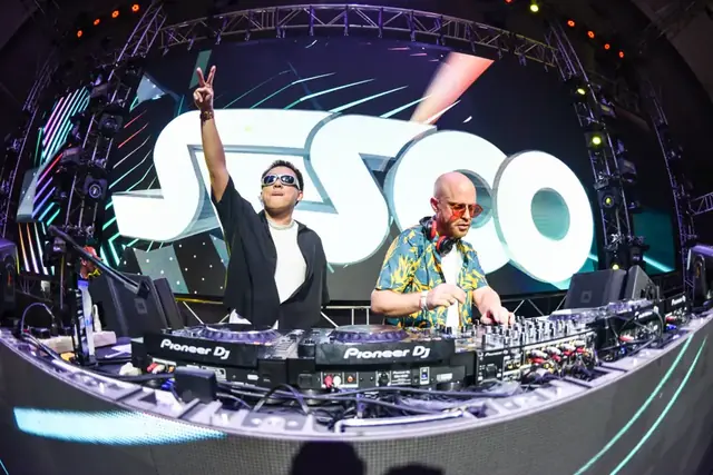 A DJ duo performing at Howlers Manila